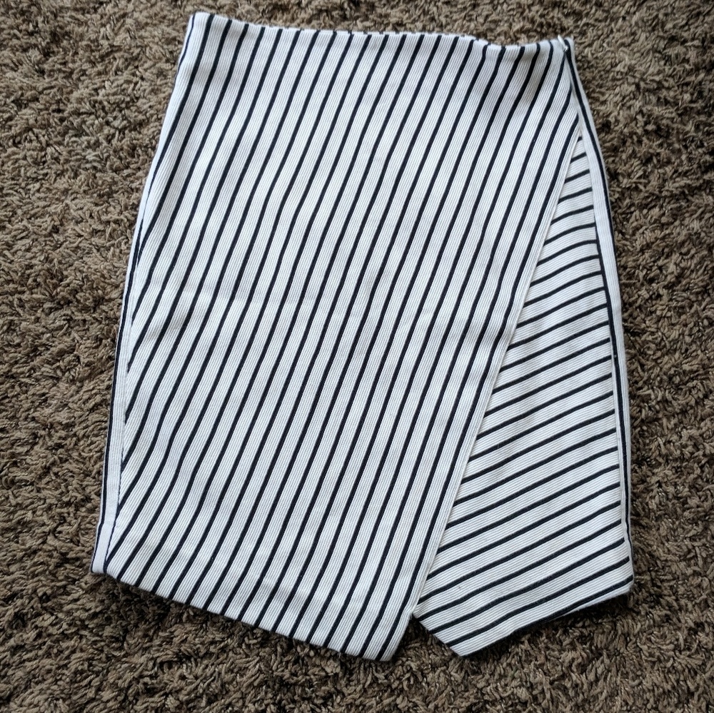 Striped loft skirt